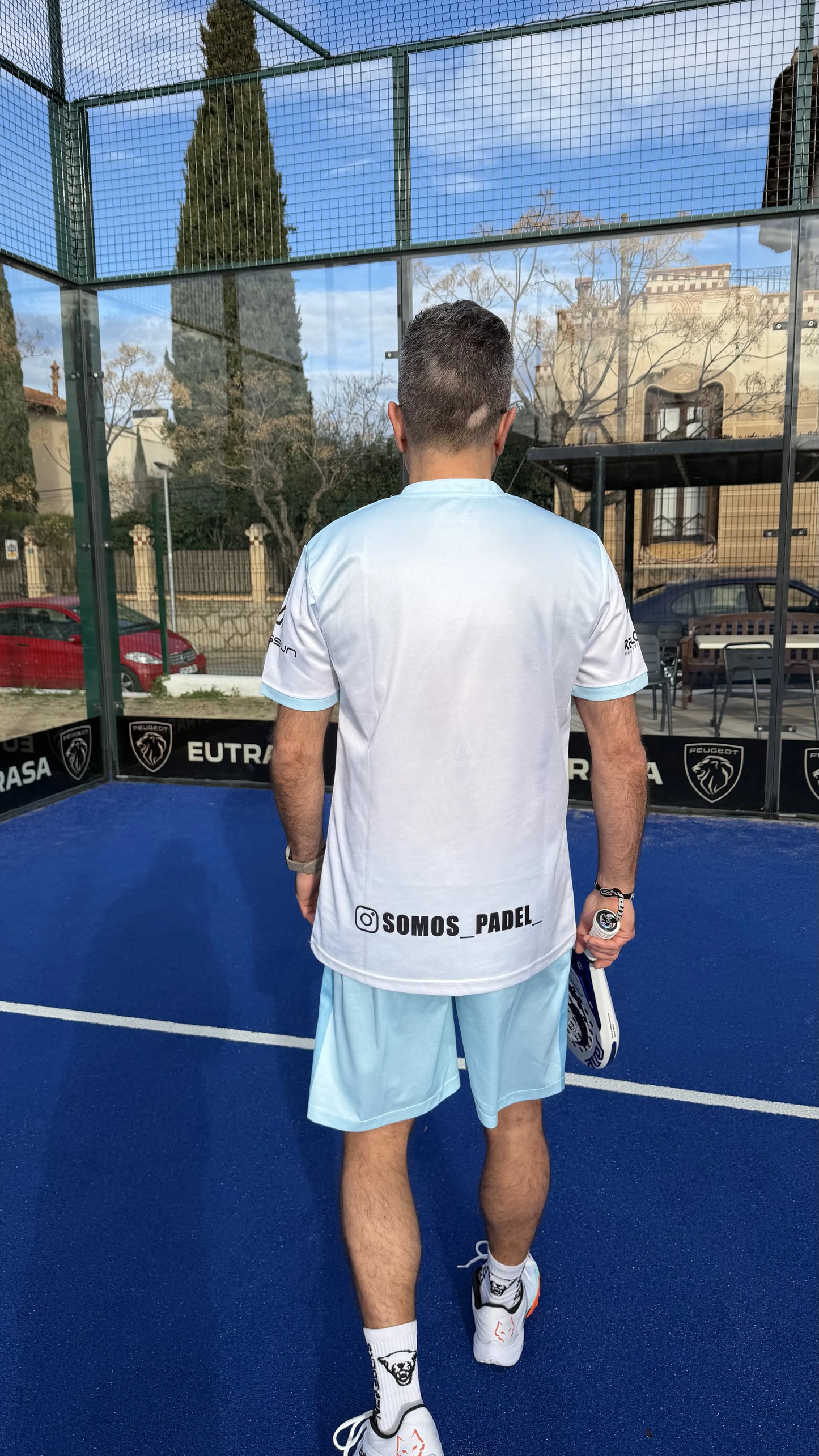 Camiseta de Pádel Blanca y Azul - Edición Especial "Somos Padel" - Sarposhop
