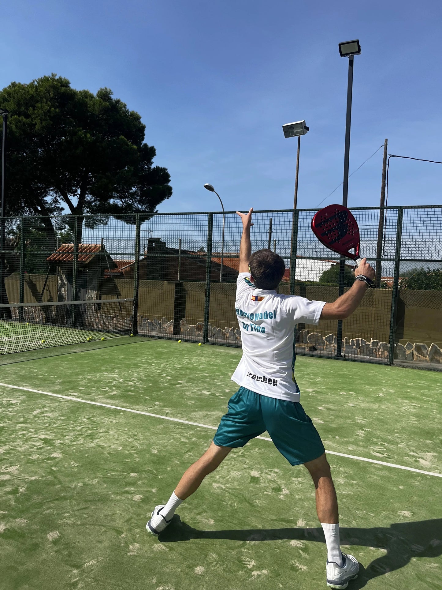 Camiseta de Pádel Blanca y Turquesa Geométrica - Sarposhop