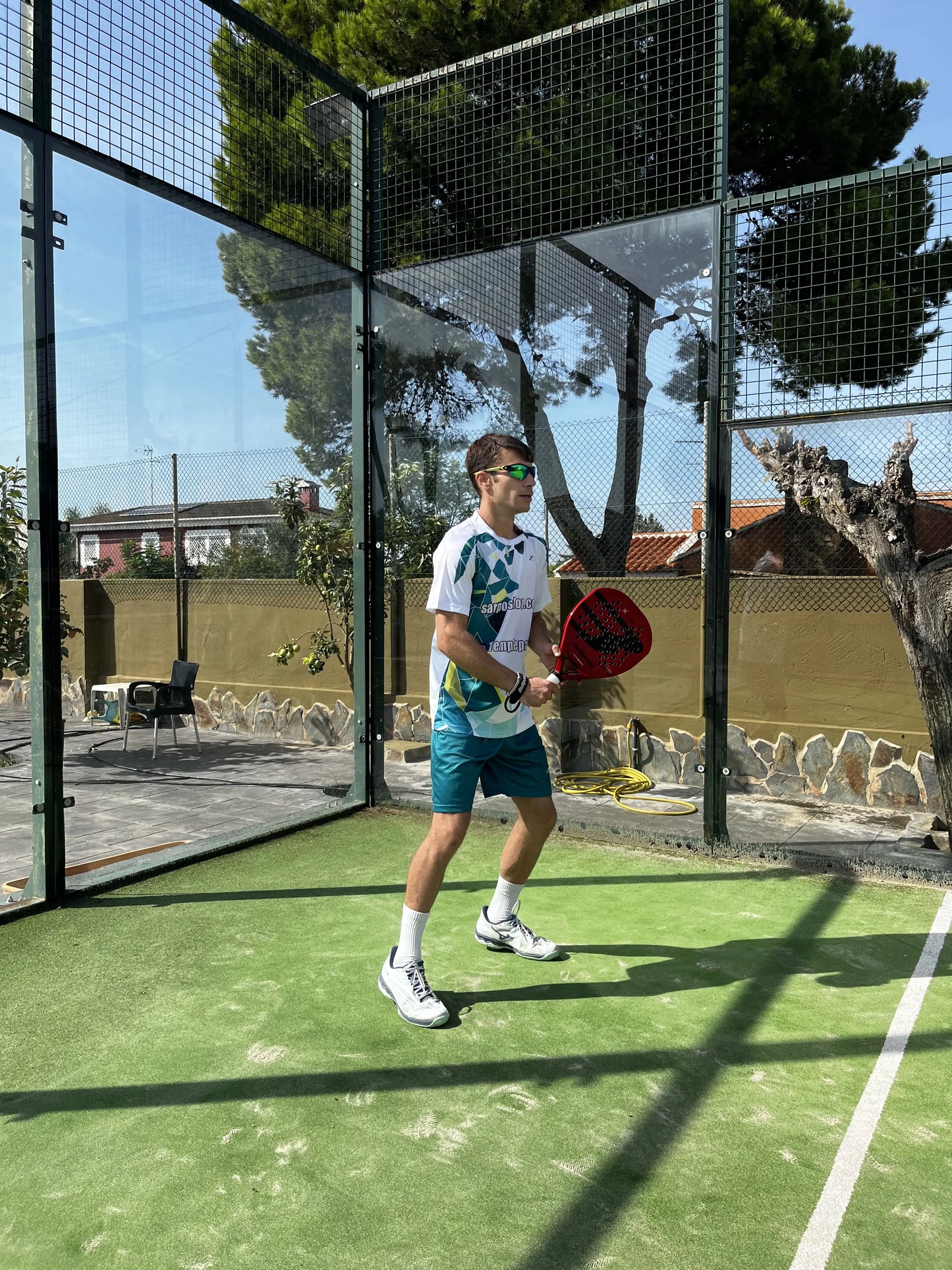 Camiseta de Pádel Blanca y Turquesa Geométrica - Sarposhop